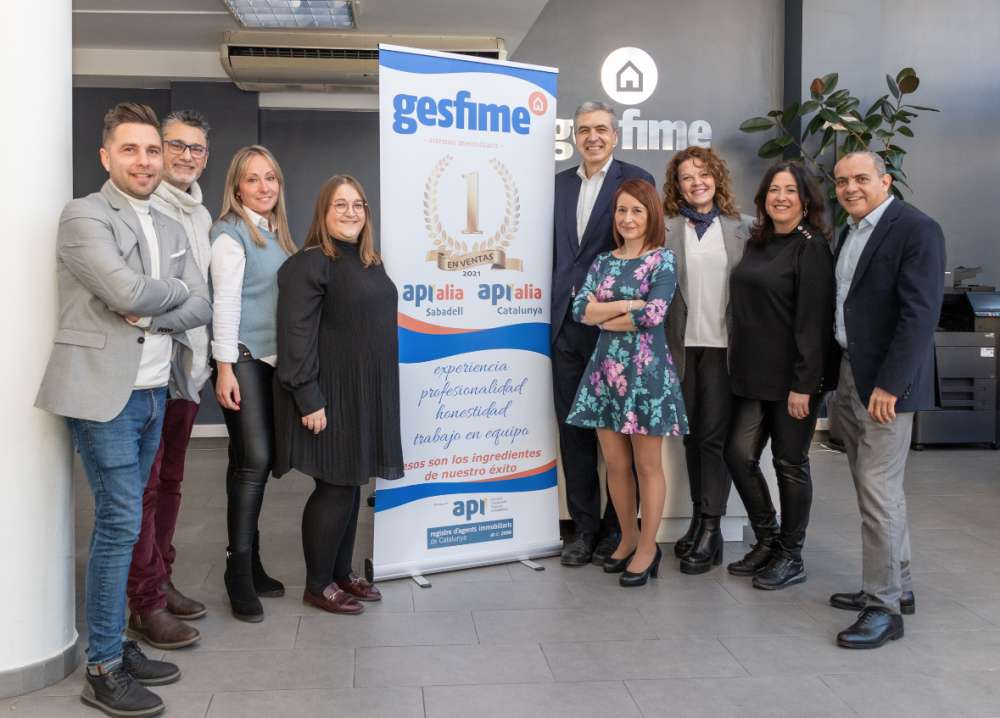 El Colegio de Agentes de la Propiedad Inmobiliaria (API) de Barcelona reconoce la excelente tarea profesional del equipo Gesfime